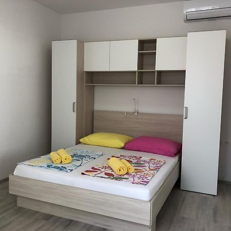 איזולה Apartments & Rooms Nardin מראה חיצוני תמונה